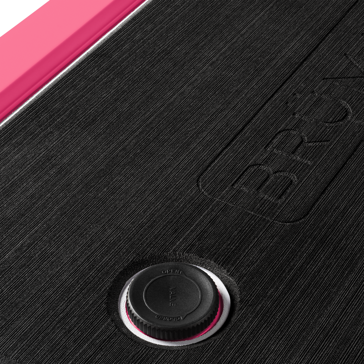 brutank-r7 brutank-55qt-neonpink-vent.png
